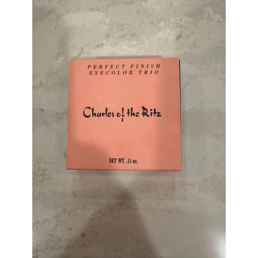 Vintage Charles of the Ritz Perfect Finish Eyecolor Trio Eyeshadow‎ Palette